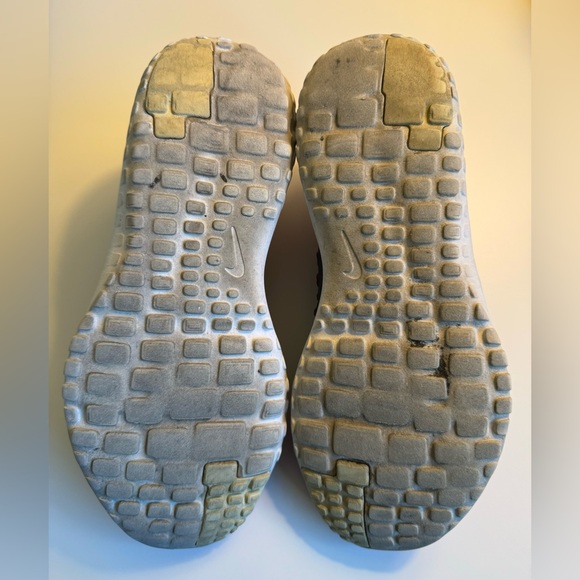 Nike Fitsole Lite Running Sneakers - Picture 14 of 15